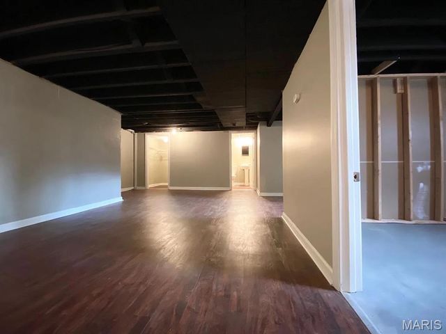 1015 S New Florissant Road, Florissant, MO 63031