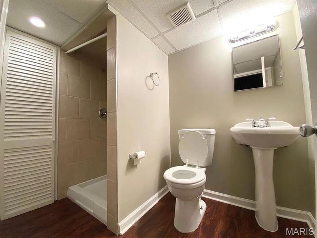 1015 S New Florissant Road, Florissant, MO 63031