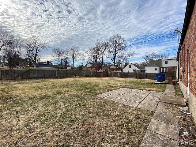 1015 S New Florissant Road, Florissant, MO 63031