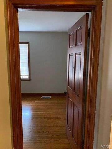 1015 S New Florissant Road, Florissant, MO 63031