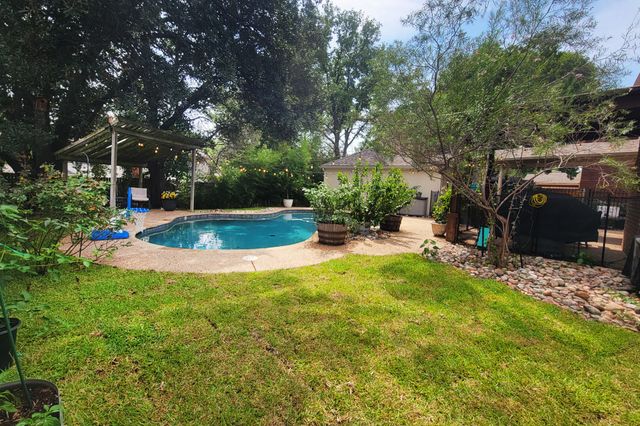 2200 Strathmore Drive, Highland Village, TX 75077