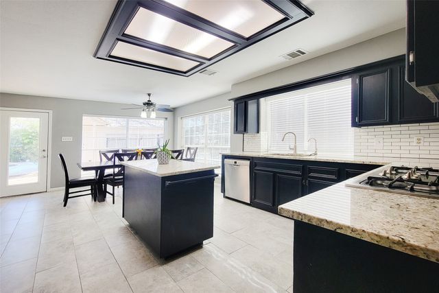 2200 Strathmore Drive, Highland Village, TX 75077