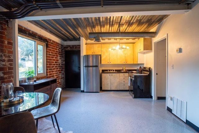 15 Burbank Drive SW 3, Atlanta, GA 30314