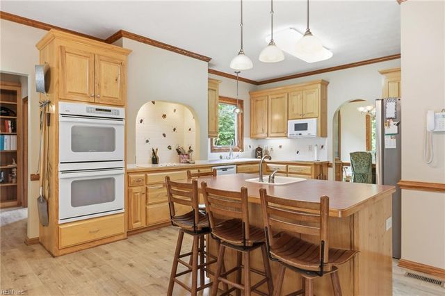 18152 Private Stock LN, Smithfield, VA 23430