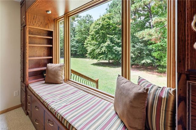 18152 Private Stock LN, Smithfield, VA 23430