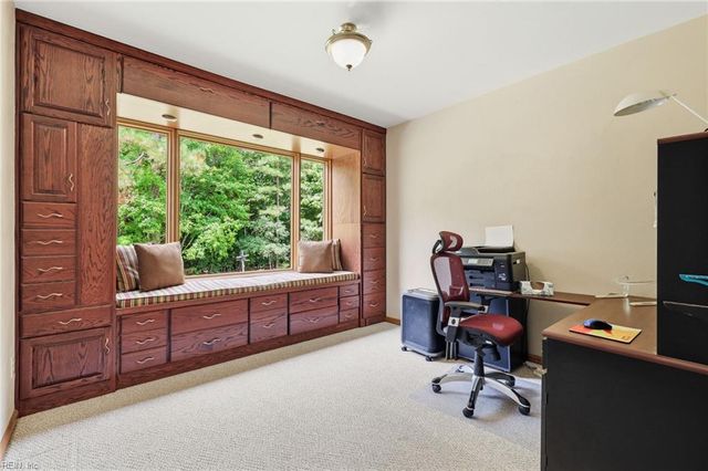 18152 Private Stock LN, Smithfield, VA 23430
