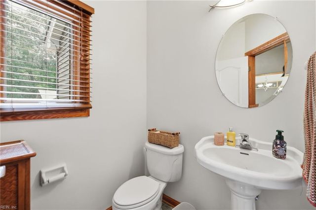 18152 Private Stock LN, Smithfield, VA 23430