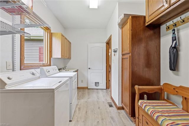 18152 Private Stock LN, Smithfield, VA 23430