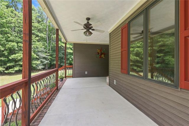 18152 Private Stock LN, Smithfield, VA 23430
