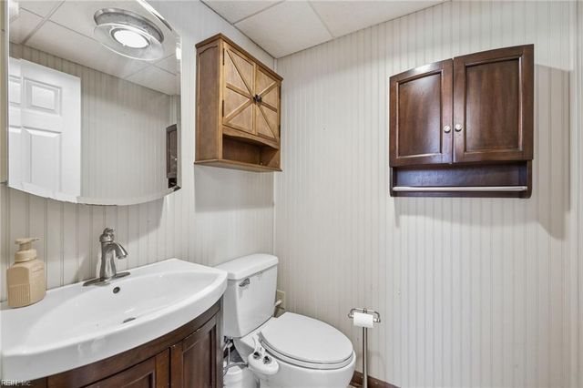 18152 Private Stock LN, Smithfield, VA 23430