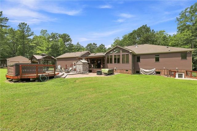 18152 Private Stock LN, Smithfield, VA 23430