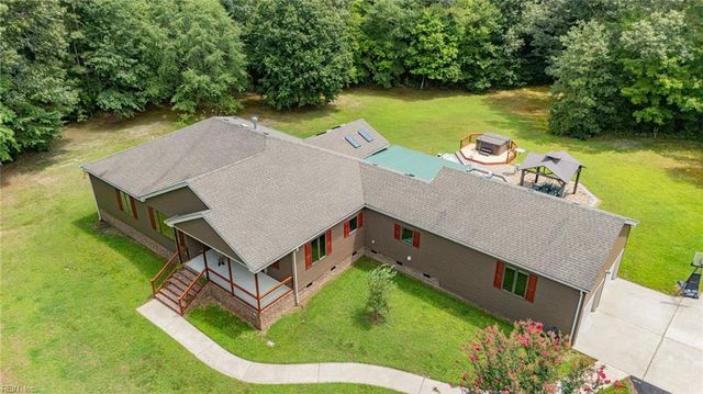 18152 Private Stock LN, Smithfield, VA 23430