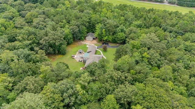 18152 Private Stock LN, Smithfield, VA 23430