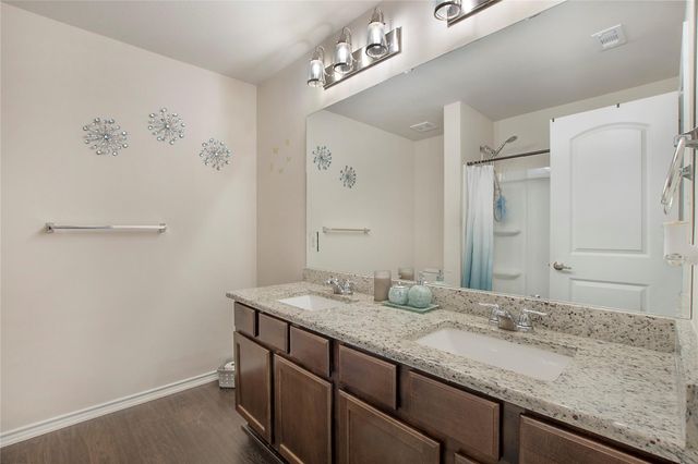 2224 Diamond Drive, Grand Prairie, TX 75051