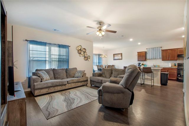 2224 Diamond Drive, Grand Prairie, TX 75051