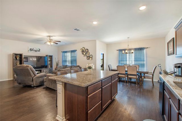 2224 Diamond Drive, Grand Prairie, TX 75051