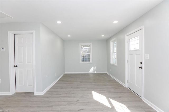 1027 23rd ST, Newport News, VA 23607
