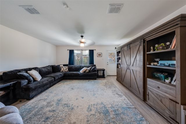 11707 Spraberry Way, Rhome, TX 76078
