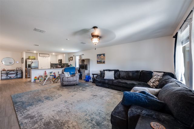 11707 Spraberry Way, Rhome, TX 76078