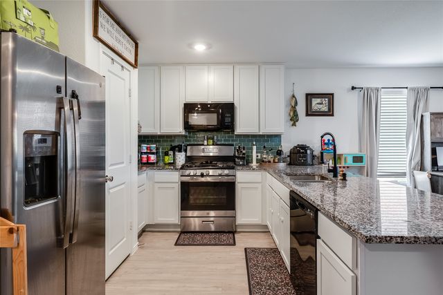 11707 Spraberry Way, Rhome, TX 76078