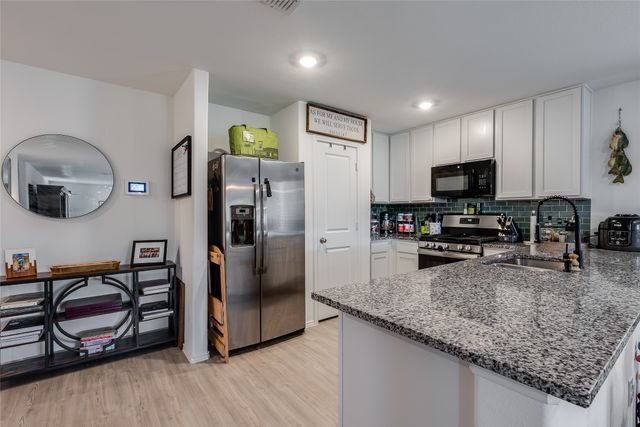 11707 Spraberry Way, Rhome, TX 76078