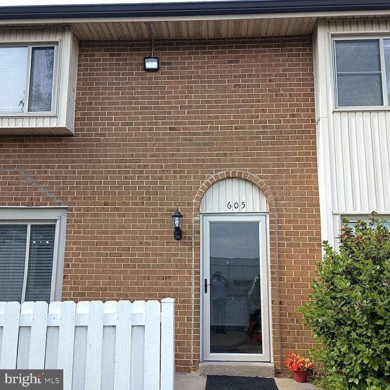 605 COBBLE CREEK CURV, Newark, DE 19702