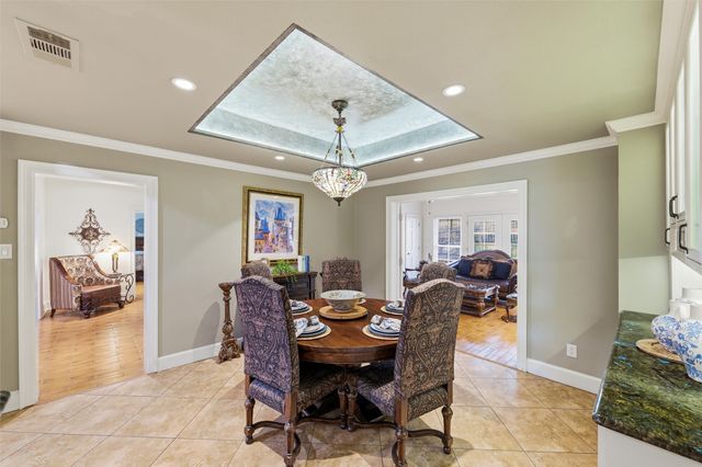 2000 Lakehill Court, Arlington, TX 76012