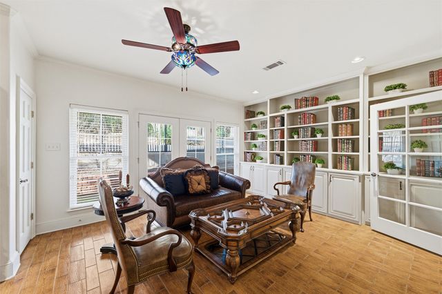 2000 Lakehill Court, Arlington, TX 76012