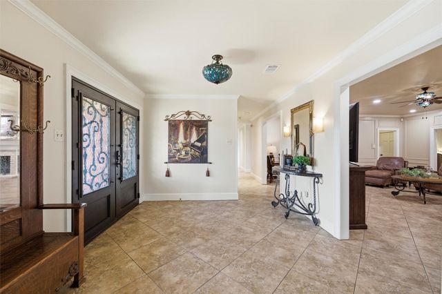 2000 Lakehill Court, Arlington, TX 76012