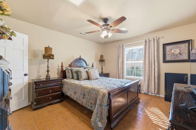 2000 Lakehill Court, Arlington, TX 76012