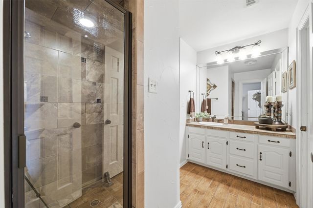 2000 Lakehill Court, Arlington, TX 76012