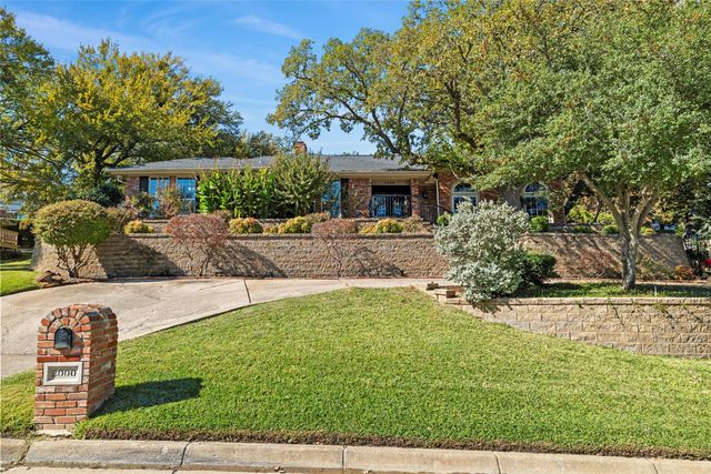 2000 Lakehill Court, Arlington, TX 76012