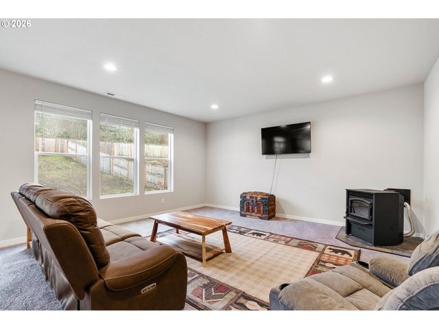3587 Ne CLAIRE Rd, Estacada, OR 97023
