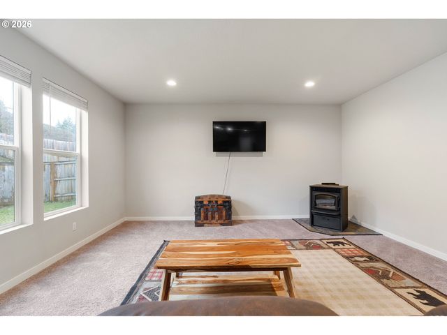3587 Ne CLAIRE Rd, Estacada, OR 97023