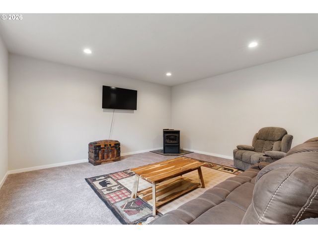 3587 Ne CLAIRE Rd, Estacada, OR 97023