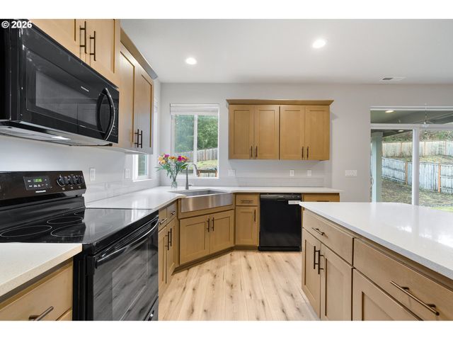 3587 Ne CLAIRE Rd, Estacada, OR 97023
