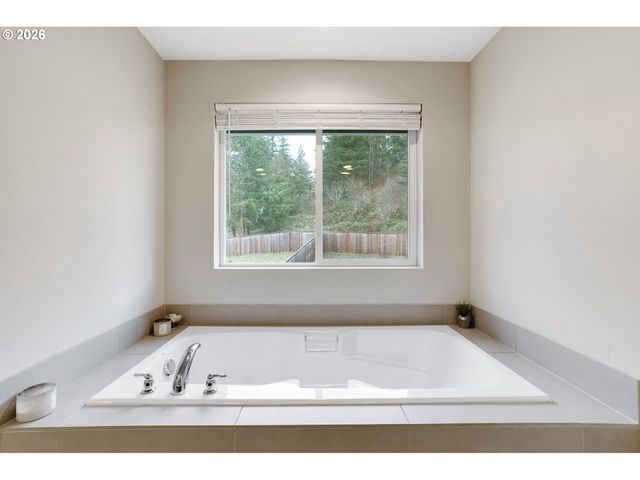 3587 Ne CLAIRE Rd, Estacada, OR 97023