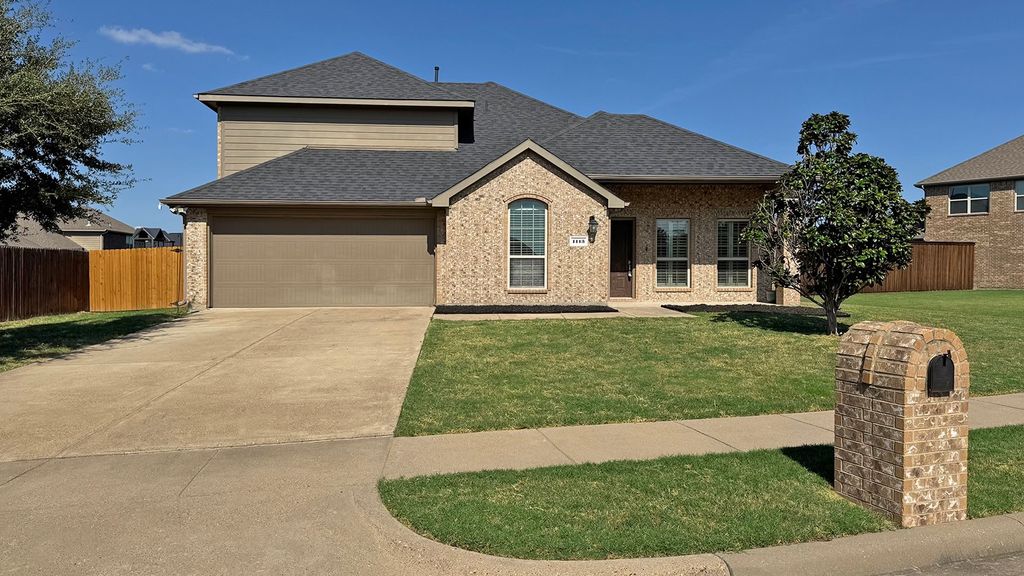 1113 Seguin, Forney, TX 75126