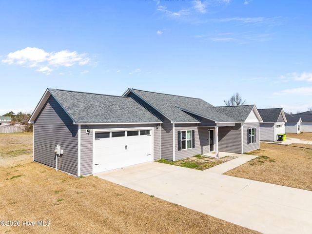 103 Adams Landing Way, Maysville, NC 28555