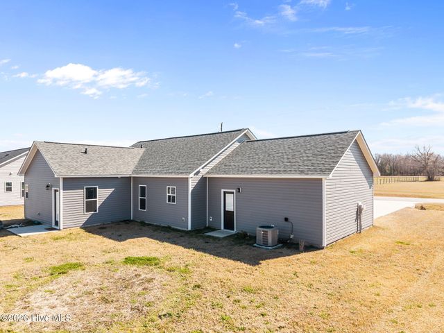 103 Adams Landing Way, Maysville, NC 28555