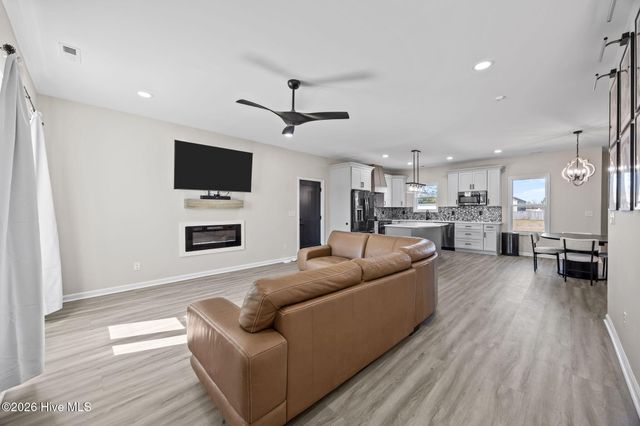 103 Adams Landing Way, Maysville, NC 28555