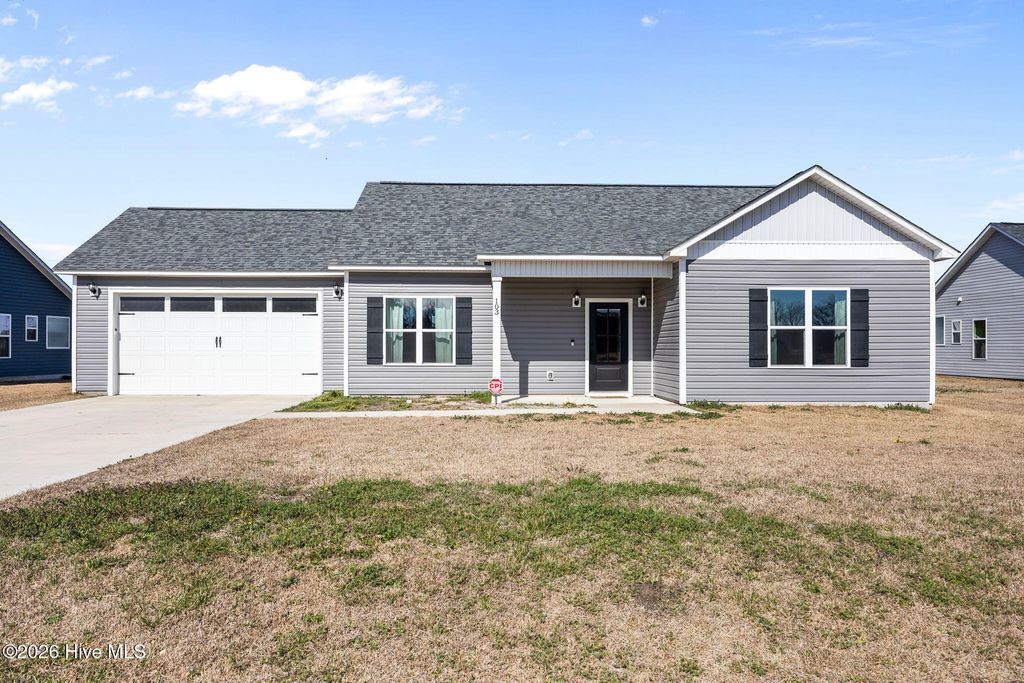 103 Adams Landing Way, Maysville, NC 28555