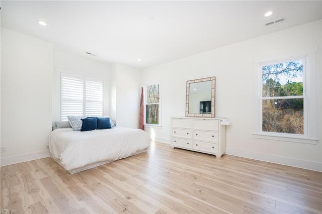 947 Owls Creek LN, Virginia Beach, VA 23451