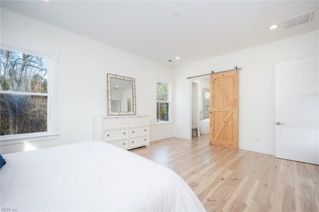 947 Owls Creek LN, Virginia Beach, VA 23451