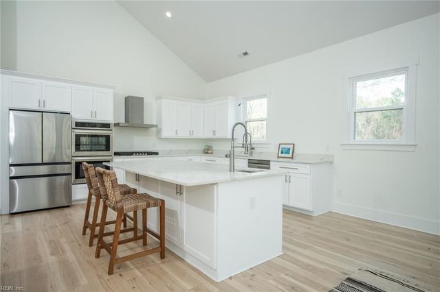 947 Owls Creek LN, Virginia Beach, VA 23451