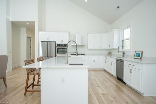 947 Owls Creek LN, Virginia Beach, VA 23451