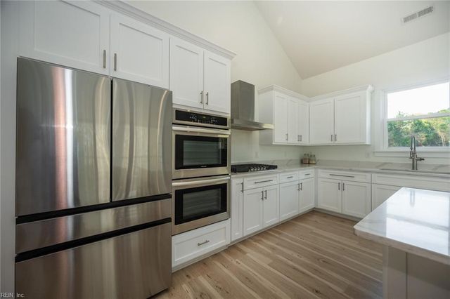 947 Owls Creek LN, Virginia Beach, VA 23451