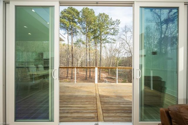 947 Owls Creek LN, Virginia Beach, VA 23451