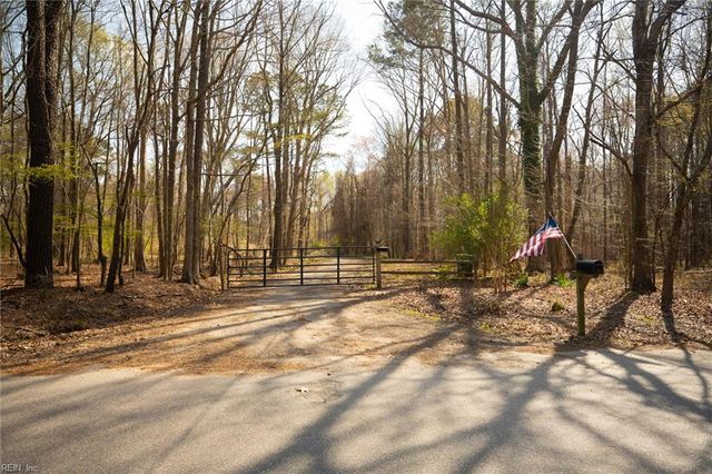 947 Owls Creek LN, Virginia Beach, VA 23451