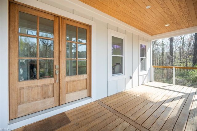 947 Owls Creek LN, Virginia Beach, VA 23451